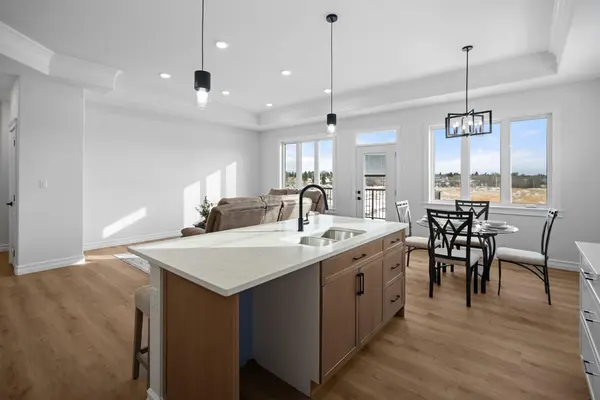 5737 55 AVE, Camrose, AB T4V5B9