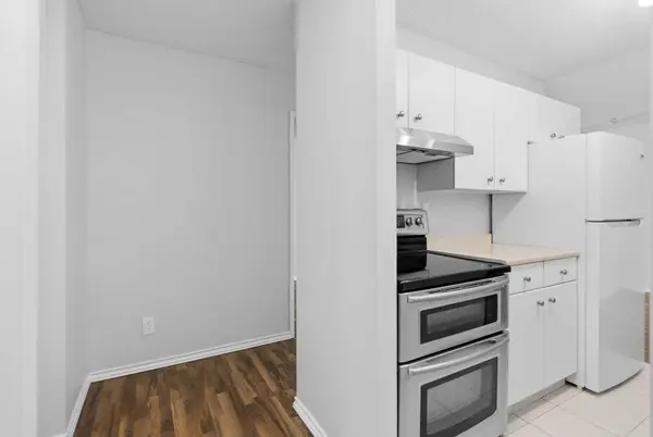 80 Galbraith DR SW #14D, Calgary, AB T3E 4Z6