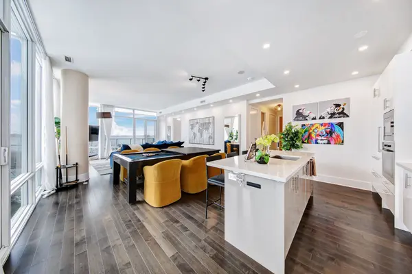 29 Queens Quay E #314, Toronto C08, ON M5E 0A4