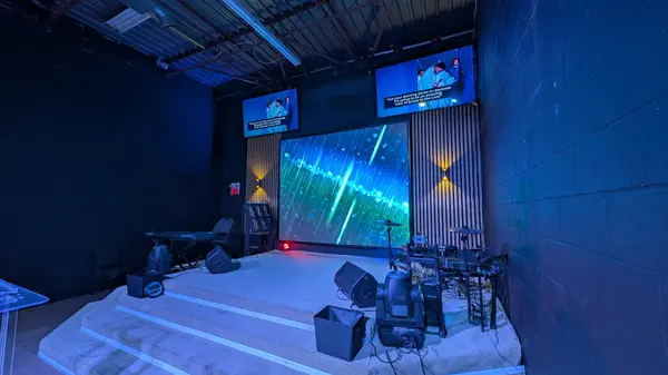 2220 Midland AVE #106BR, Toronto E04, ON M1P 3E6