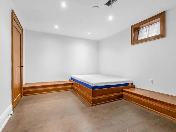 2 Park (Basement) AVE, Toronto E02, ON M4E 1B6