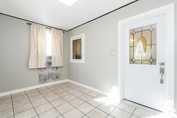 13 Sunrise CIR, Bradford West Gwillimbury, ON L3Z 2A5