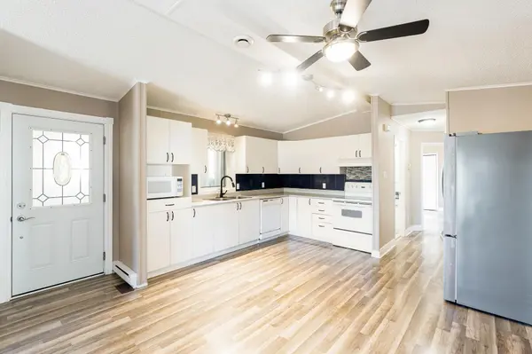 13 Sunrise CIR, Bradford West Gwillimbury, ON L3Z 2A5