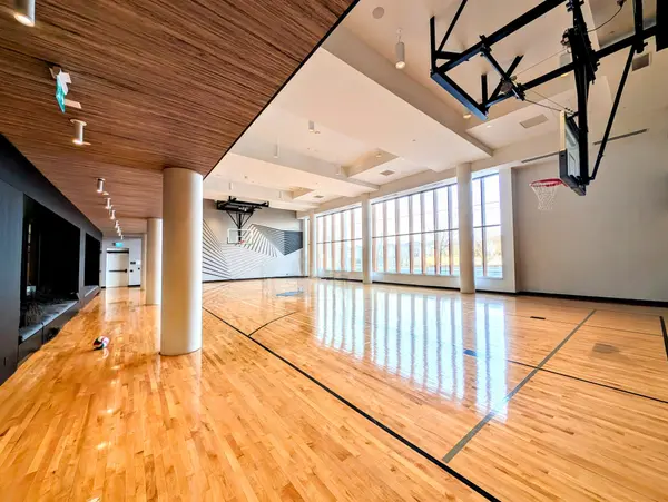 7950 Bathurst ST #818, Vaughan, ON L4J 0L4