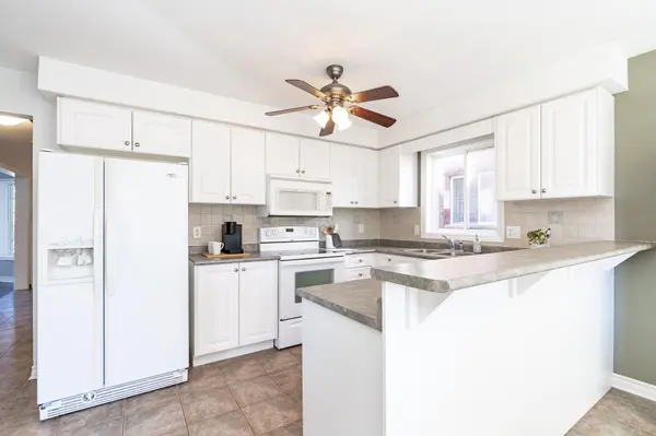 63 Jagges DR, Barrie, ON L4N 0W8