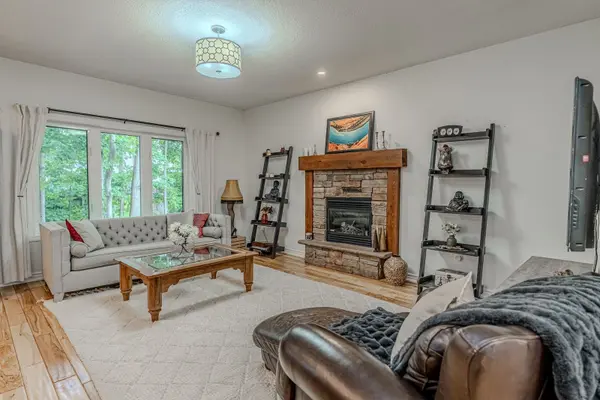 11 Oakmont AVE, Oro-medonte, ON L0L 2L0