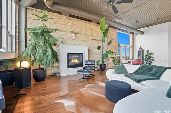 211 D AVENUE N #503, Saskatoon, SK S7L 1M7