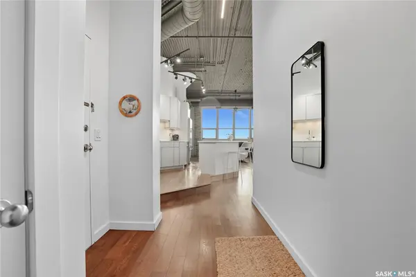 211 D AVENUE N #503, Saskatoon, SK S7L 1M7