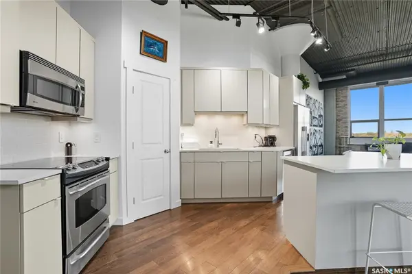 211 D AVENUE N #503, Saskatoon, SK S7L 1M7