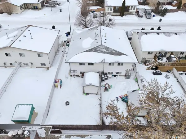 114 - 116 Barber CRESCENT, Saskatoon, SK S7M 5M7