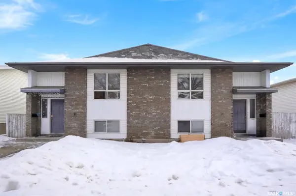 114 - 116 Barber CRESCENT, Saskatoon, SK S7M 5M7