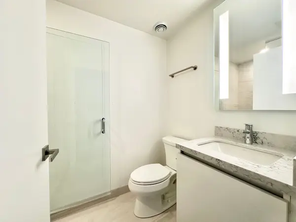 2 Erskine RD #705, Mississauga, ON L5B 0S1