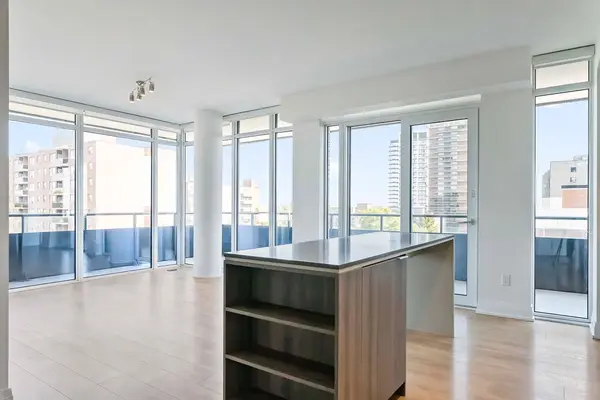 21 Park ST E #1012, Mississauga, ON L5G 0C2