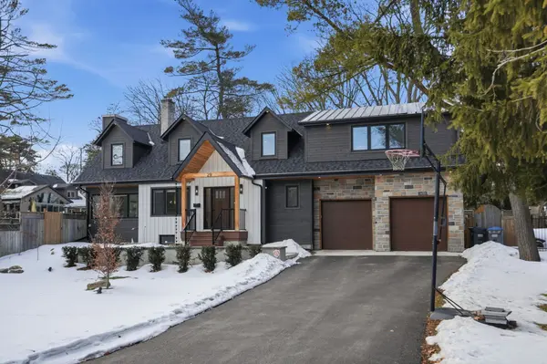 29 Pinewood TRL, Mississauga, ON L5G 2L2