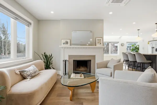 29 Pinewood TRL, Mississauga, ON L5G 2L2