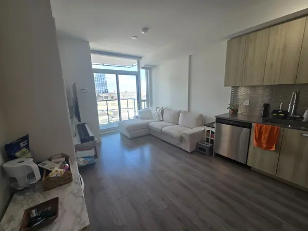 10 De Boers DR #815, Toronto W05, ON M3J 0H1