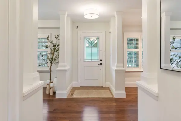 1071 Melvin AVE, Oakville, ON L6J 2V8