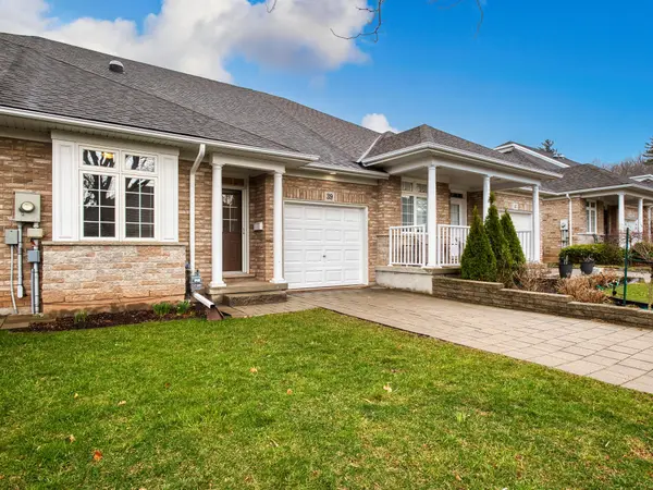 39 Vintners LN, Grimsby, ON L3M 5N7