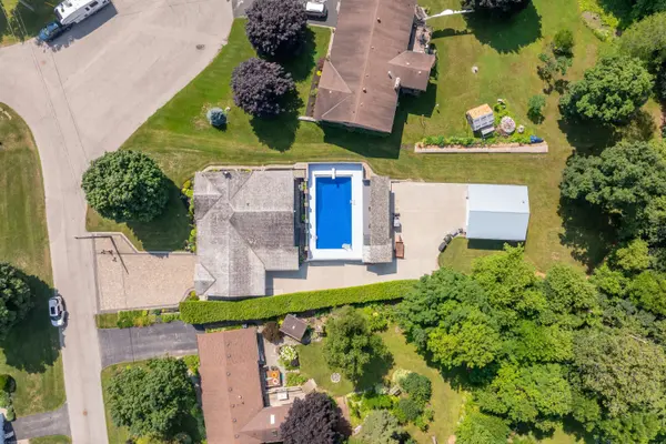 4 COLONIAL DR, North Dumfries, ON N0B 1E0