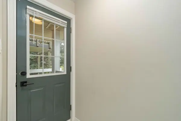 904 TANGUAY CT, Kanata, ON K2L 3X5