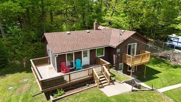 164 Trout Lake RD, Faraday, ON K0L 1C0