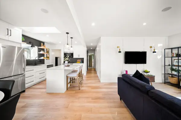 51 Muskoka DR, Guelph, ON N1E 3M8