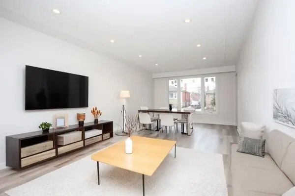 33 Shadyside AVE, Hamilton, ON L8V 3E2