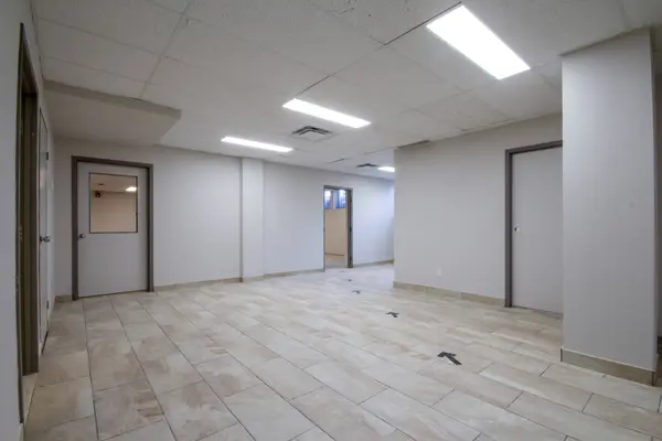 1955 KING ST E #B2A, Hamilton, ON L8K 1W2