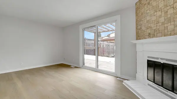 195 Sherway DR, Barrhaven, ON K2J 1Y1