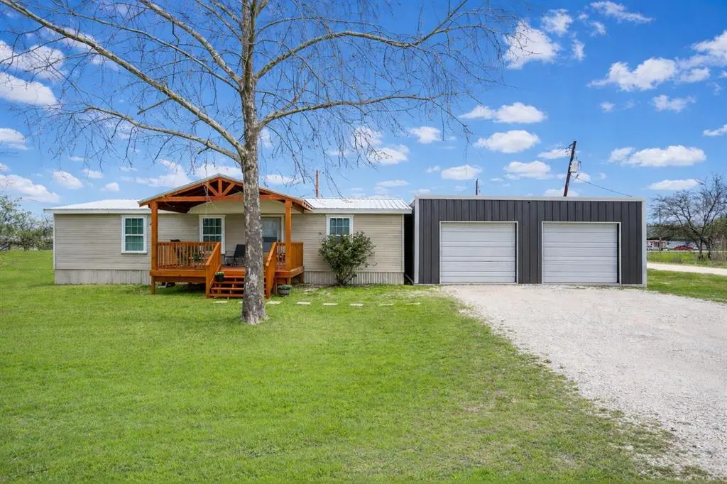 202 S Avenue C, Blum, TX 76627