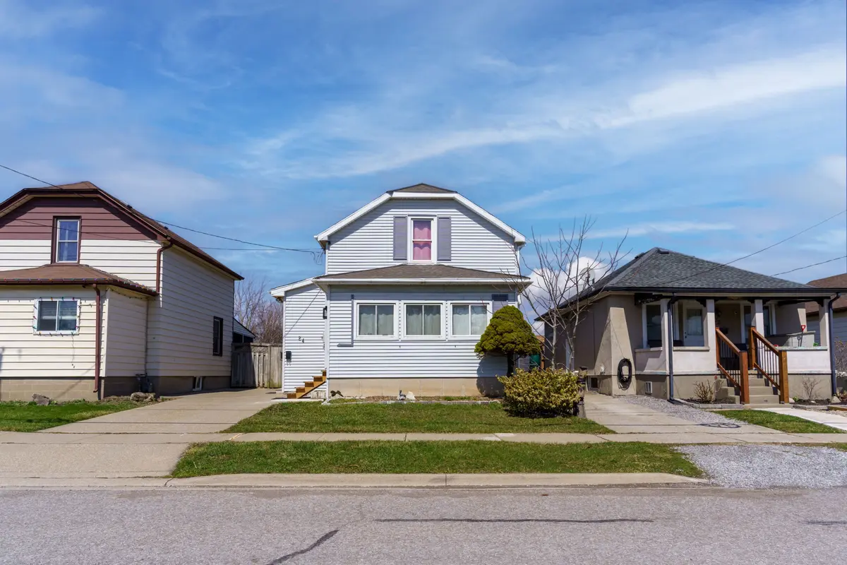 24 Lyndon ST W, Thorold, ON L2V 3J7