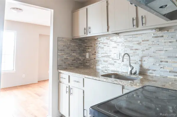 30200 Southfield RD #204, Southfield, MI 48076