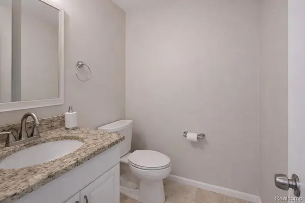 30200 Southfield RD #204, Southfield, MI 48076