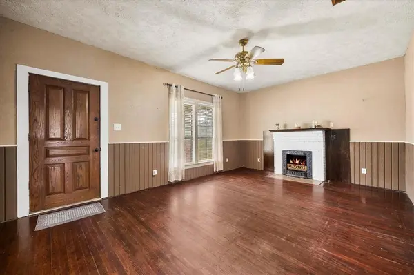 410 S Preston Street, Wolfe City, TX 75496