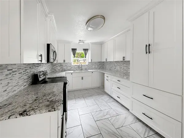 928 Lydick Lane, River Oaks, TX 76114