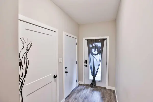 1580 Stafford DR N #1, Lethbridge, AB T1H 7G8