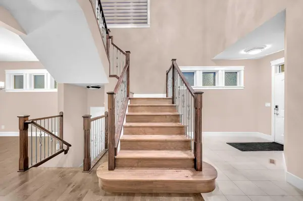 248 Marquis LNDG SE, Calgary, AB T3M2H3