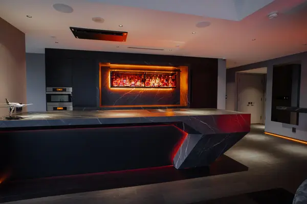 180 University AVE #3301, Toronto C01, ON M5H 0A2