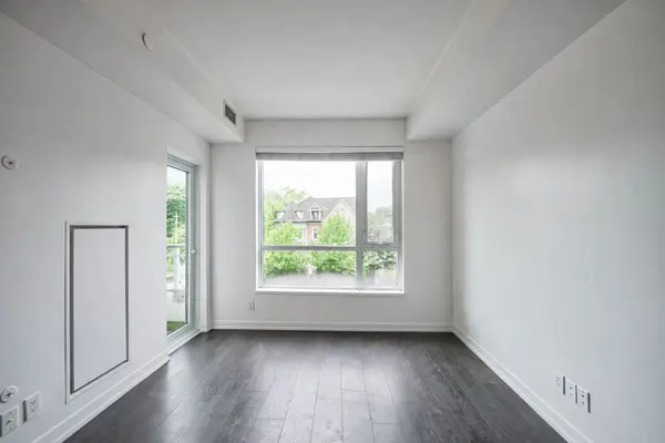 223 St Clair AVE W #209, Toronto C02, ON M4V 1R3