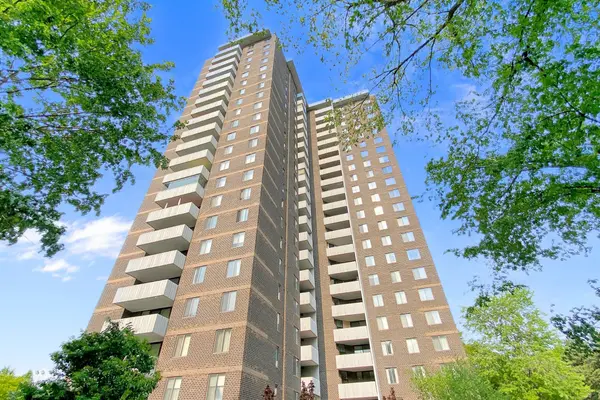 1900 Sheppard AVE E #1807, Toronto C15, ON M2J 4T4