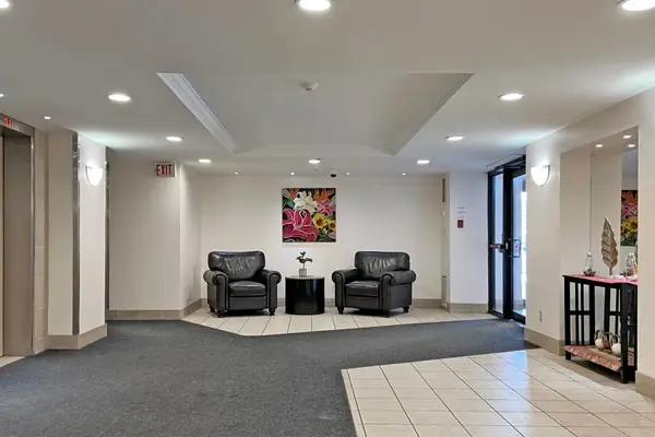 1900 Sheppard AVE E #1807, Toronto C15, ON M2J 4T4