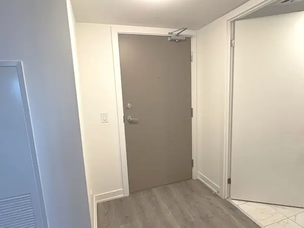 1010 Sandy Beach RD #415, Pickering, ON L1W 3V9