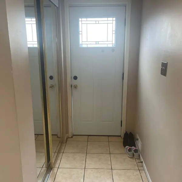 82 sanford ST #Unit B, Barrie, ON L4N 3C5