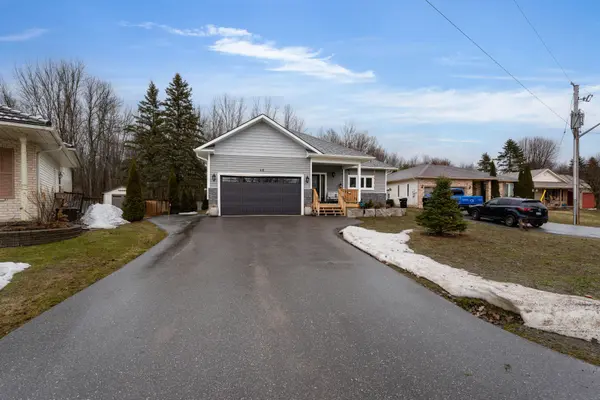 46 Brick Pond RD, Severn, ON L0K 1E0