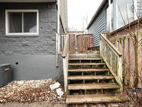 119 Blake ST #Lower, Barrie, ON L4M 1K2