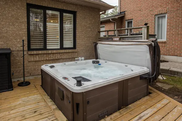 1150 Skyview DR #18, Burlington, ON L7P 4X5