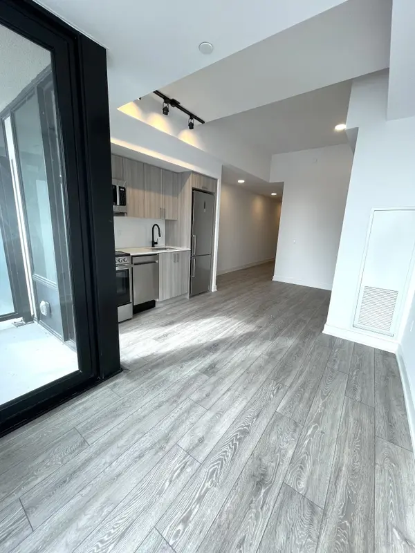 758 Dovercourt RD #607, Toronto W02, ON M6H 2X2