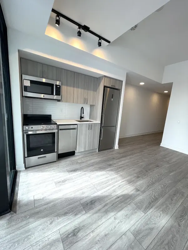 758 Dovercourt RD #607, Toronto W02, ON M6H 2X2