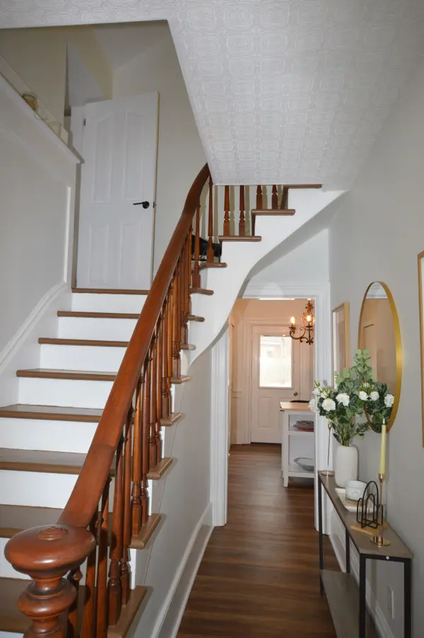 92 Adam ST, Cambridge, ON N3C 2K6