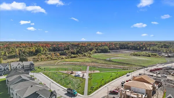 703 Cheviot ST, Stittsville - Munster - Richmond, ON K0A 2Z0